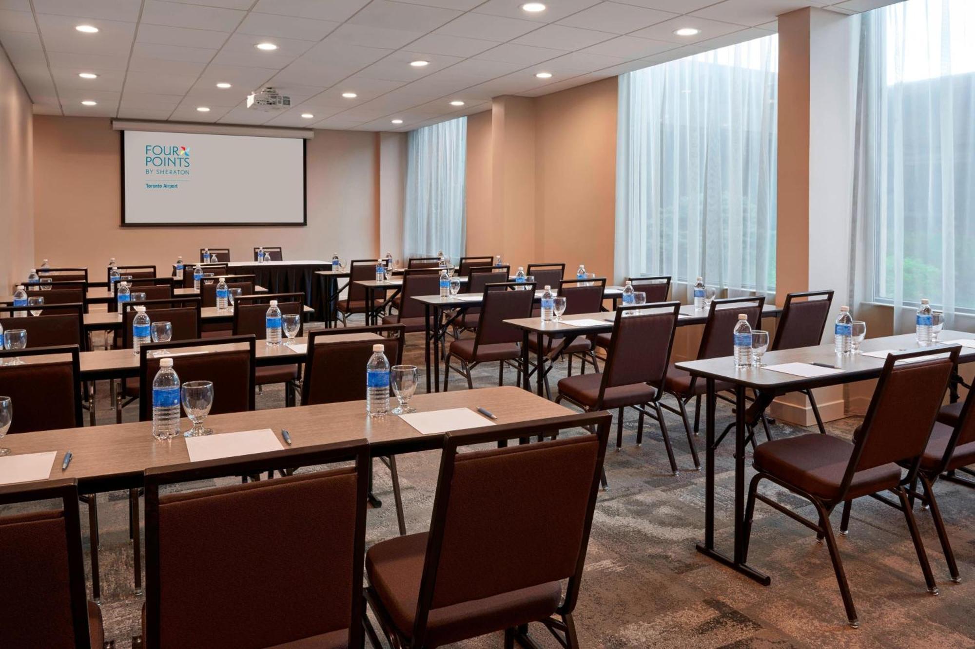 Four Points By Sheraton Toronto Airport Місісаґа Екстер'єр фото