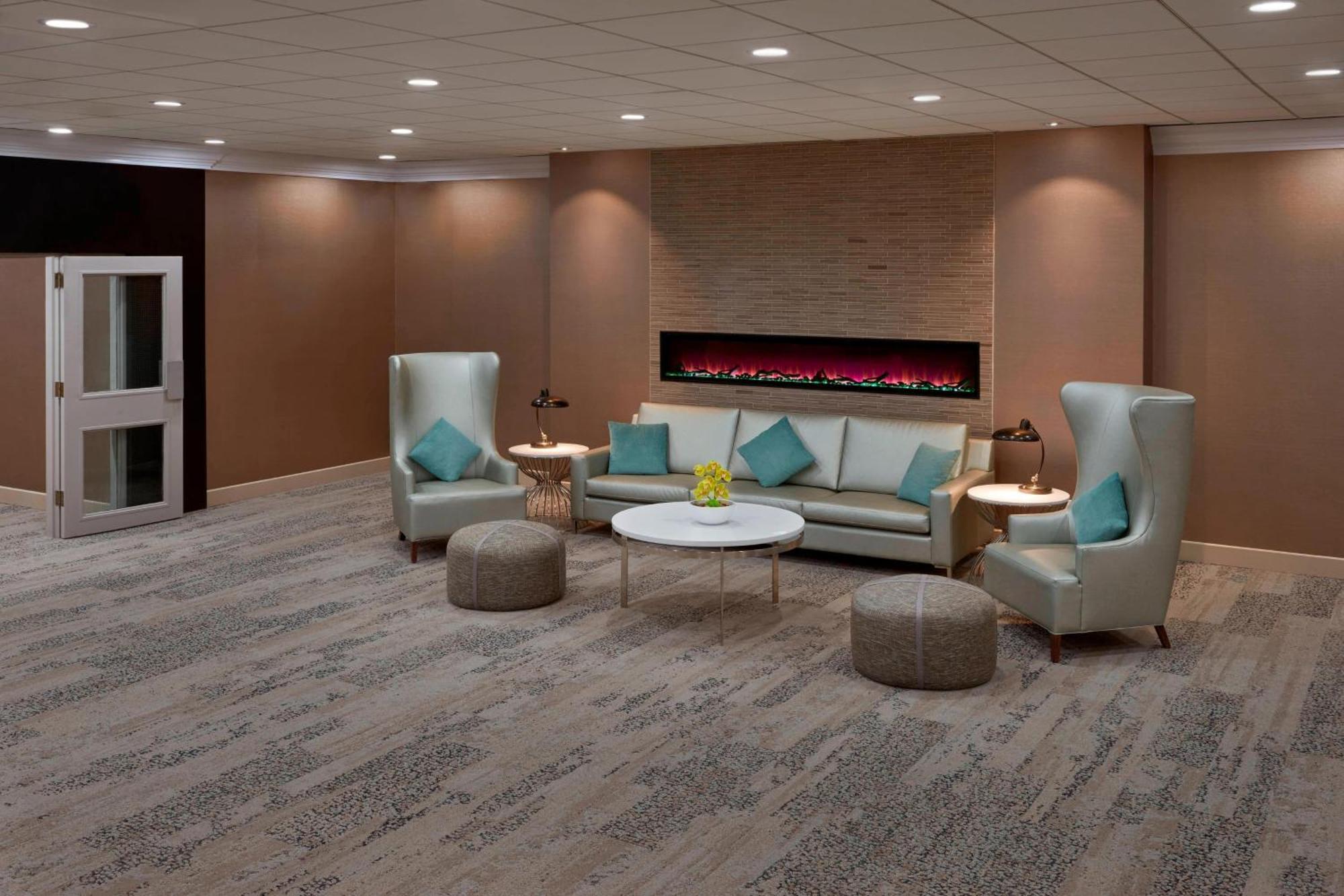 Four Points By Sheraton Toronto Airport Місісаґа Екстер'єр фото