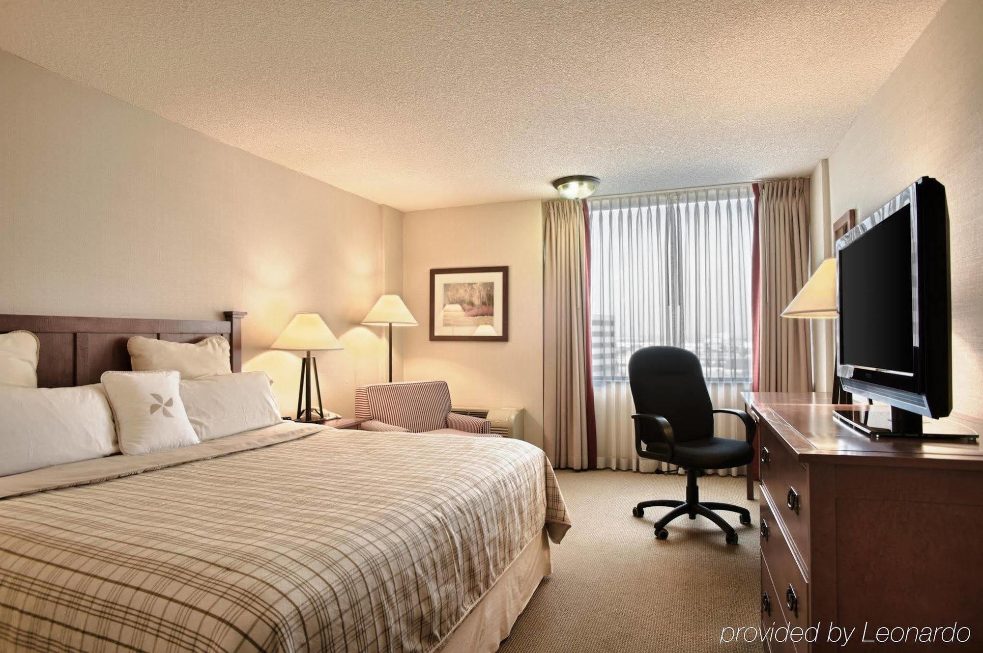 Four Points By Sheraton Toronto Airport Місісаґа Екстер'єр фото