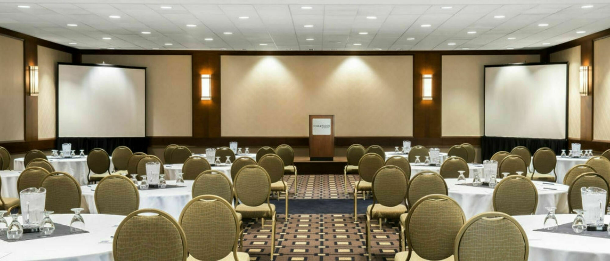 Four Points By Sheraton Toronto Airport Місісаґа Екстер'єр фото